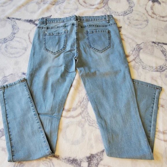 Listicle Denim Jeans - Picture 4 of 12